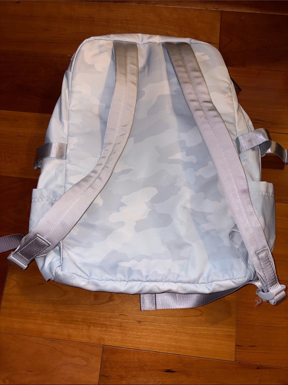 Lululemon Crew Backpack - Picture 4 of 8